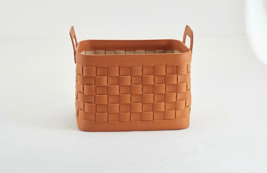 Petite panière en cuir tressé avec poignées – Orange sellier