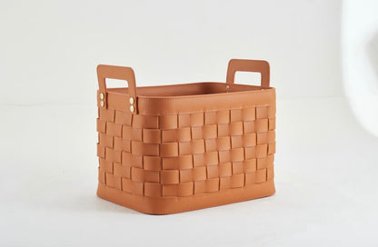 Petite panière en cuir tressé avec poignées – Orange sellier